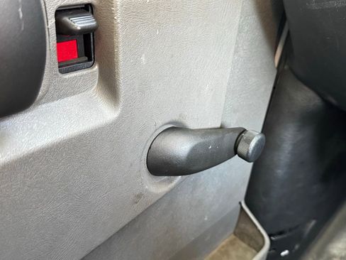 Used 2016 Chevrolet Express 3500 image 26