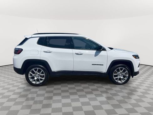 Used 2023 Jeep Compass Latitude AWD/4WD image 4