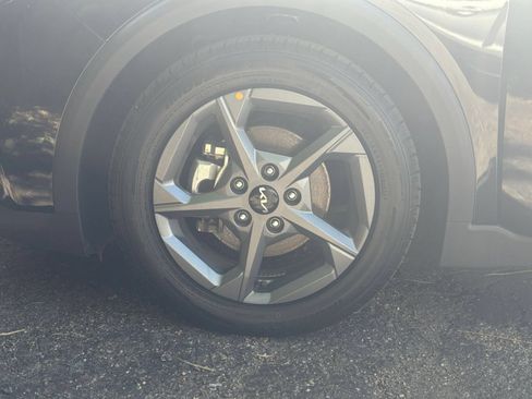 Used 2025 Kia K4 FWD image 27