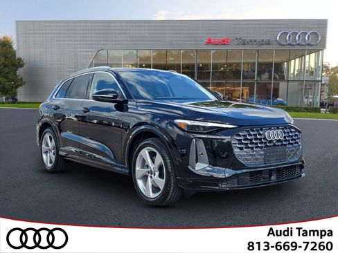 New 2025 Audi Q5 Prestige image 1