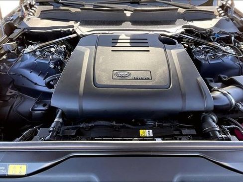 New 2025 Land Rover Discovery Dynamic SE image 13