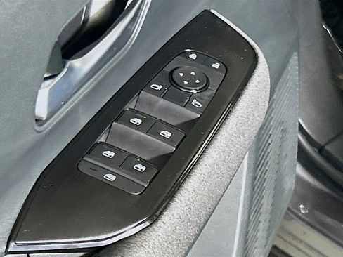 New 2026 Nissan Kicks SV w/ SV Premium Package image 19