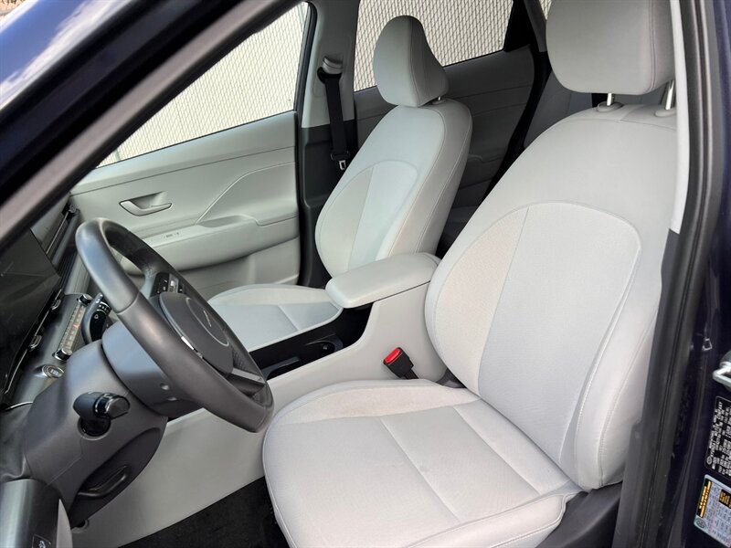 Used 2025 Hyundai Kona SEL AWD/4WD image 15