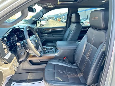 Used 2023 Chevrolet Silverado 1500 High Country w/ High Country Premium Package AWD/4WD image 9