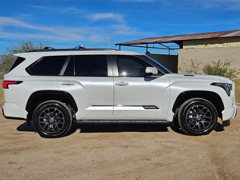 Used 2024 Toyota Sequoia Platinum image 4