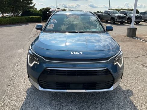 Used 2024 Kia Niro EX FWD image 2