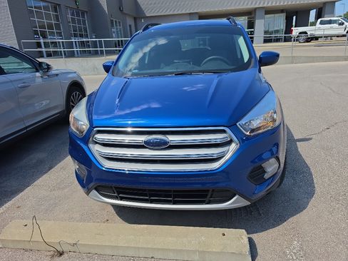Used 2018 Ford Escape SE FWD image 3