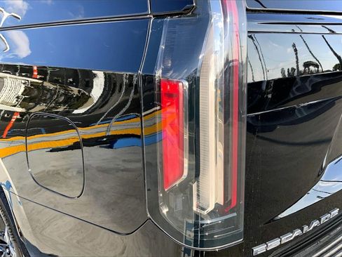 Used 2021 Cadillac Escalade Sport Platinum w/ Heavy-Duty Trailer Package image 27