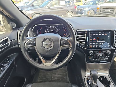 Used 2020 Jeep Grand Cherokee Laredo w/ Quick Order Package 2BN North AWD/4WD image 13