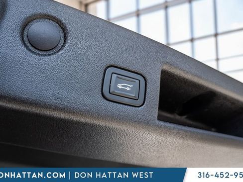 Used 2019 Chevrolet Equinox LT FWD image 29