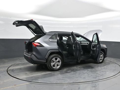 Used 2022 Toyota RAV4 XLE w/ Convenience Package image 61