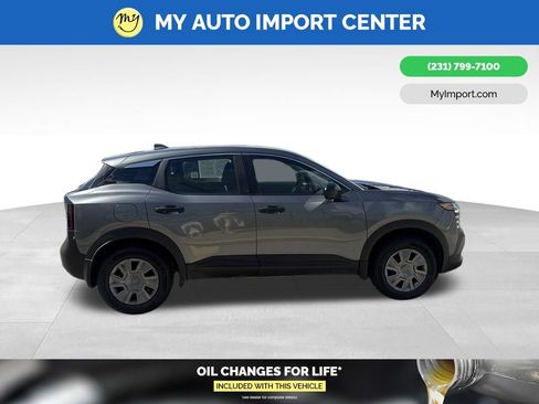 Used 2025 Nissan Kicks S AWD/4WD image 8