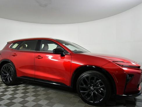 Used 2025 Toyota Crown Signia image 9