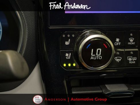 Used 2026 Toyota Highlander Platinum AWD/4WD image 18