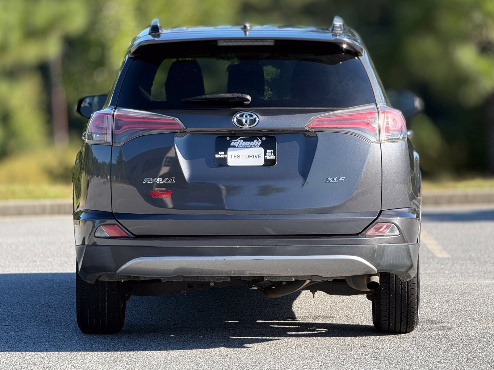 Used 2017 Toyota RAV4 XLE FWD image 6