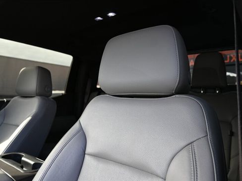 Used 2019 GMC Sierra 1500 SLT AWD/4WD image 21