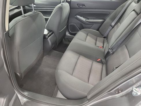 Used 2025 Nissan Altima 2.5 SV image 21