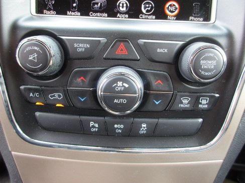 Used 2015 Jeep Grand Cherokee Limited w/ Luxury Group II AWD/4WD image 28