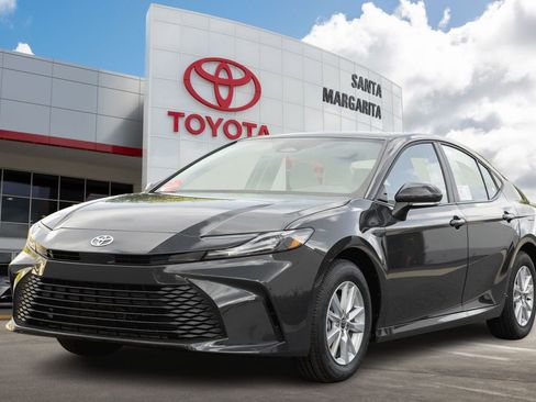 New 2026 Toyota Camry Hybrid FWD image 1