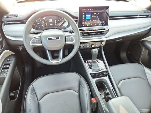 Used 2025 Jeep Compass Limited AWD/4WD image 10