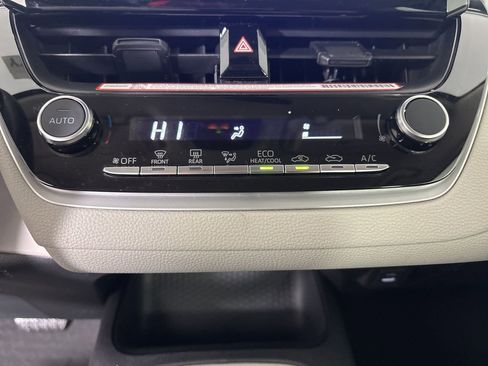 Used 2025 Toyota Corolla LE image 16
