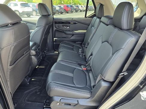 New 2025 Honda Pilot Touring image 12