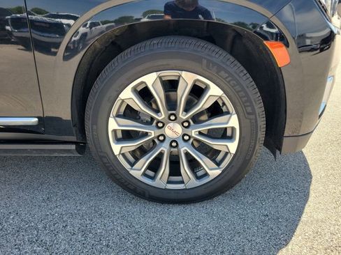 Used 2021 GMC Yukon Denali w/ Denali Ultimate Package AWD/4WD image 5