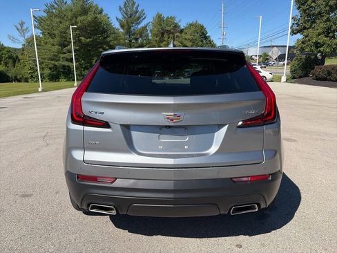 Used 2023 Cadillac XT4 Luxury w/ Cold Weather Package AWD/4WD image 3