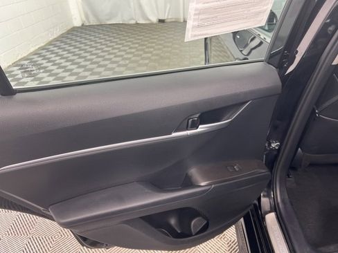 Used 2023 Toyota Camry SE image 16
