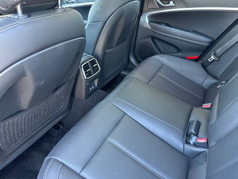 Used 2026 Genesis G70 2.5T RWD image 26