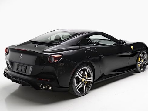 Used 2019 Ferrari Portofino Base image 8