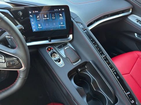 Used 2025 Chevrolet Corvette Stingray Convertible w/ Z51 Performance Package RWD image 10