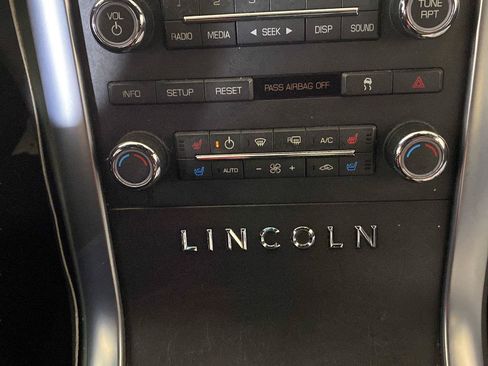 Used 2009 Lincoln MKS AWD image 16