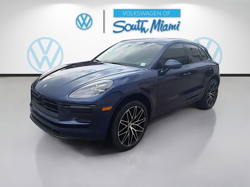 Used 2024 Porsche Macan w/ Premium Plus Package AWD/4WD image 3