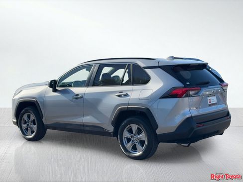 Certified 2025 Toyota RAV4 LE AWD/4WD image 4