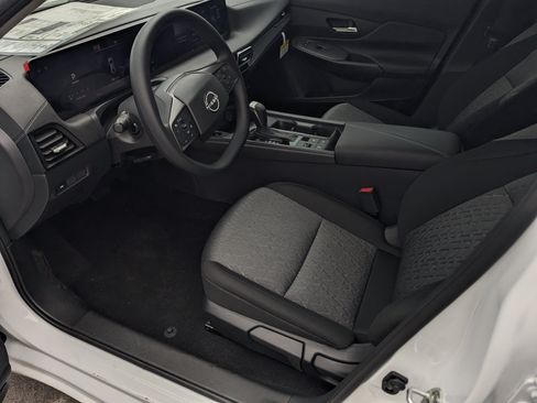 New 2026 Nissan Sentra SV w/ Floor Mat Package FWD image 9