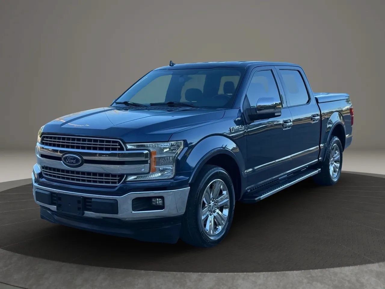 Used 2018 Ford F150 Lariat RWD image 2