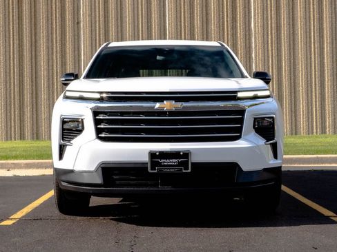 New 2026 Chevrolet Traverse LT FWD image 3