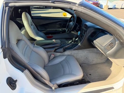 Used 2003 Chevrolet Corvette Coupe w/ Preferred Equipment Group image 30