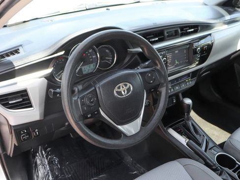 Used 2016 Toyota Corolla LE FWD image 17