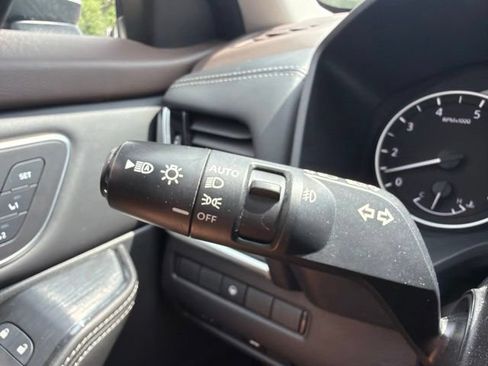 Used 2021 Nissan Rogue SL FWD image 25