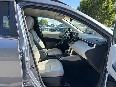 Used 2023 Toyota Corolla Cross LE image 31