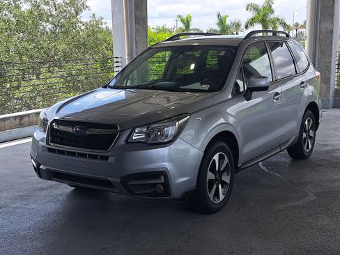 Used 2018 Subaru Forester 2.5i Premium w/ All-Weather Package AWD/4WD image 4