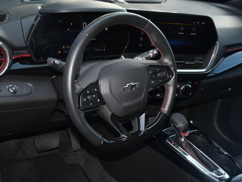 Used 2024 Chevrolet Trax RS w/ Driver Confidence Package image 8