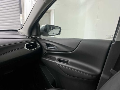 Used 2018 Chevrolet Equinox Premier FWD image 11