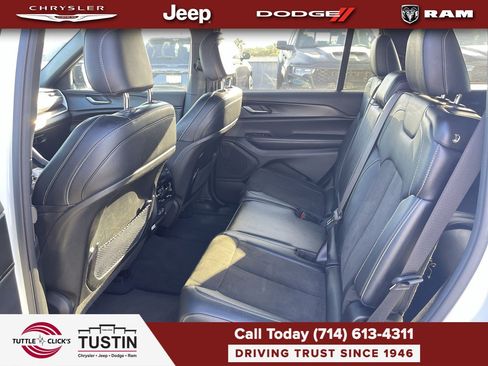 Used 2023 Jeep Grand Cherokee L Laredo AWD/4WD image 25