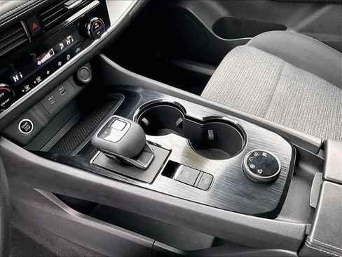 Certified 2022 Nissan Rogue SV image 20