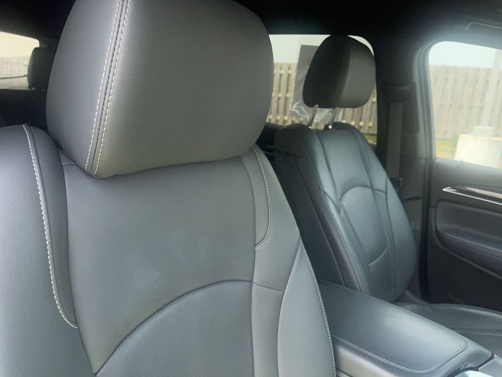 Used 2024 Buick Enclave Premium AWD/4WD image 44