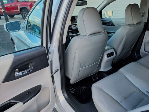 Used 2014 Honda Accord EX-L image 17