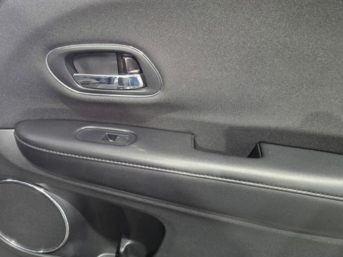 Used 2022 Honda HR-V EX image 6